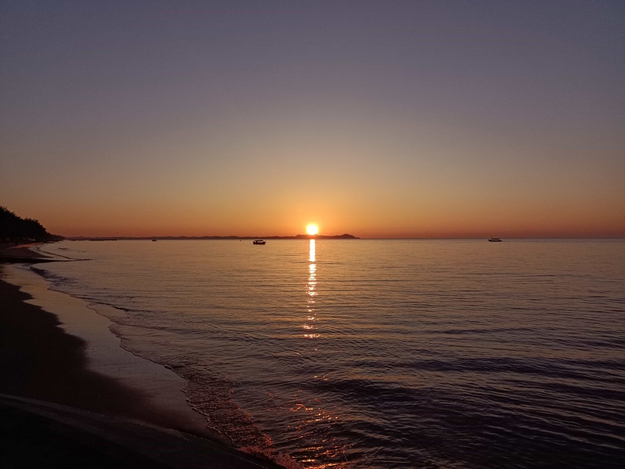 我想要在七月看一次大海。